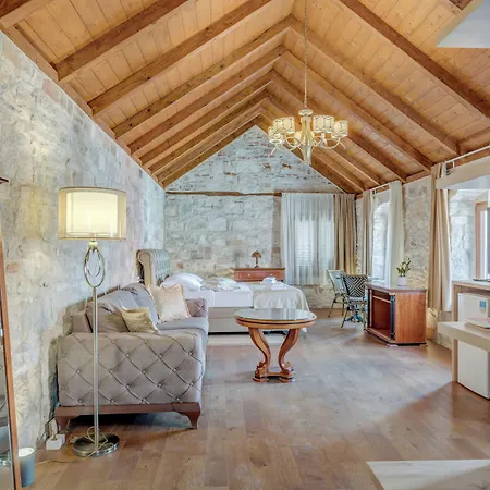 Apartment Emperor - Beyond Timeless