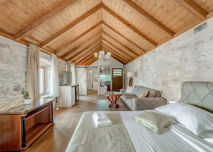 Apartment Emperor - Beyond Timeless *